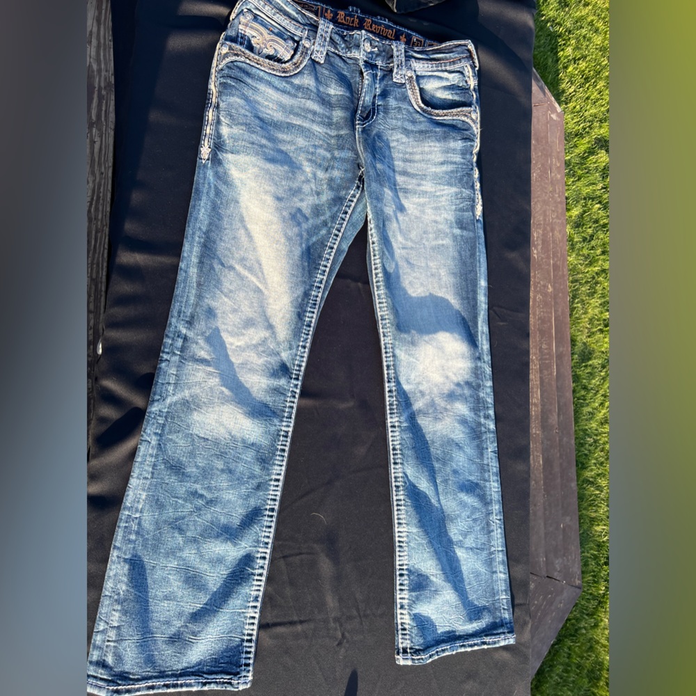 Buckle jeans